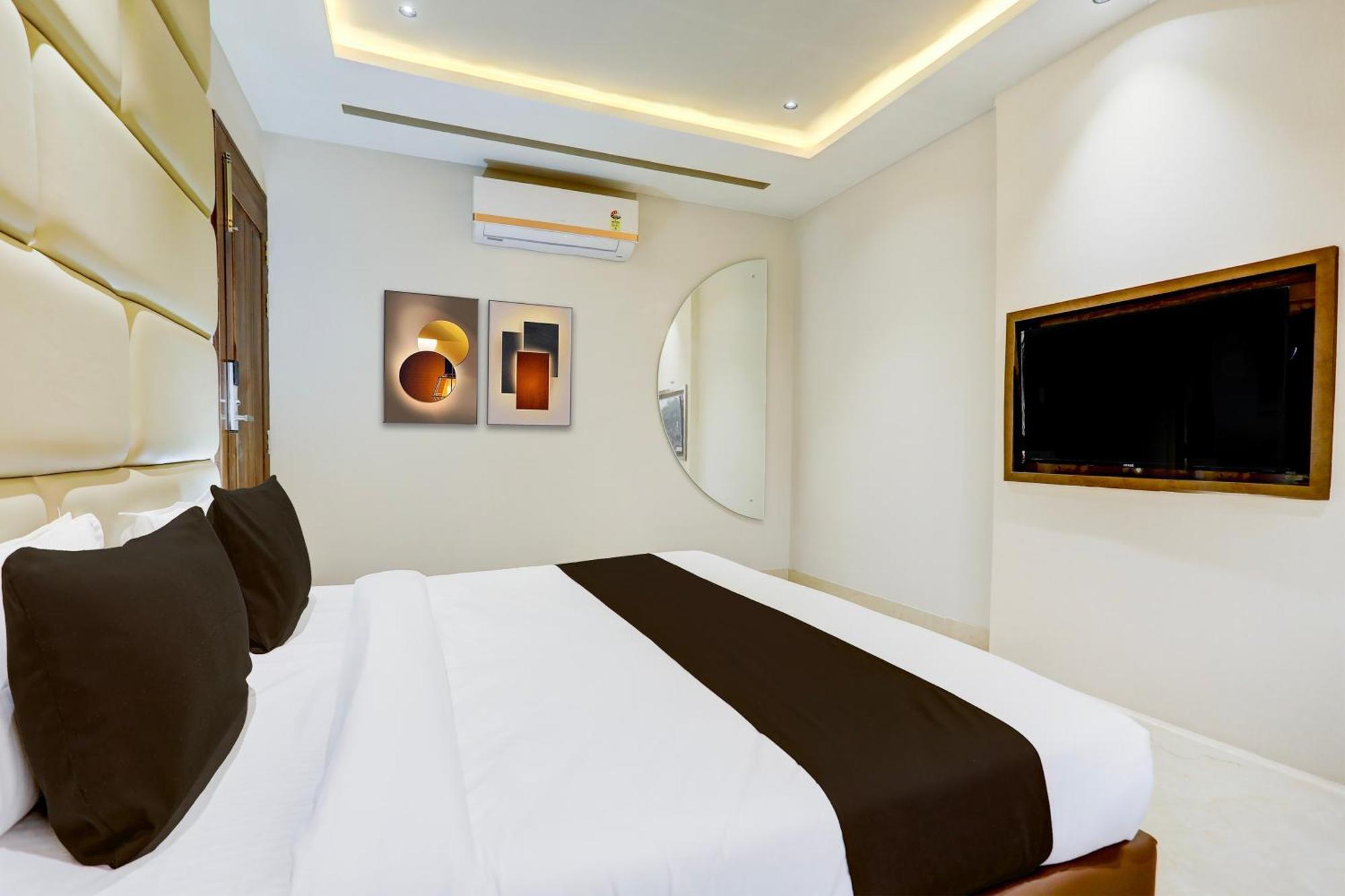 Super Collection O Belgacihia Near Kolkata Railway Station Hotel Gwalior Exterior photo