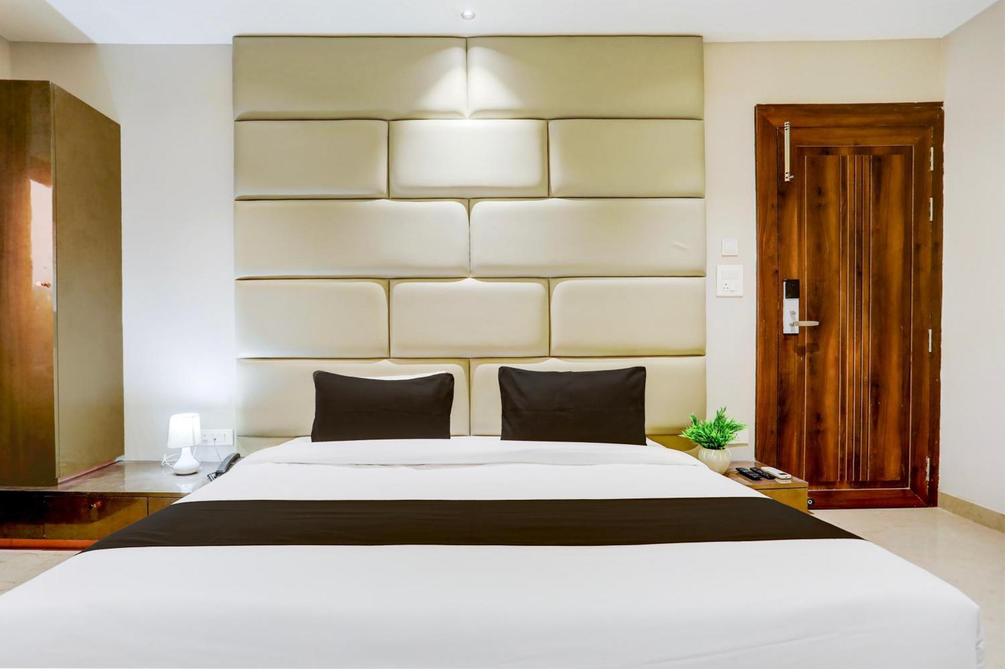 Super Collection O Belgacihia Near Kolkata Railway Station Hotel Gwalior Exterior photo