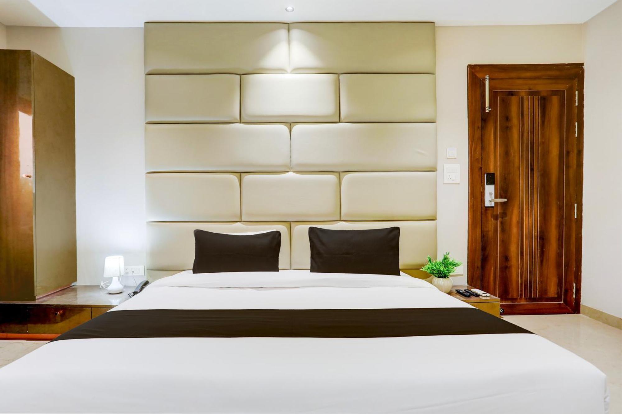Super Collection O Belgacihia Near Kolkata Railway Station Hotel Gwalior Exterior photo